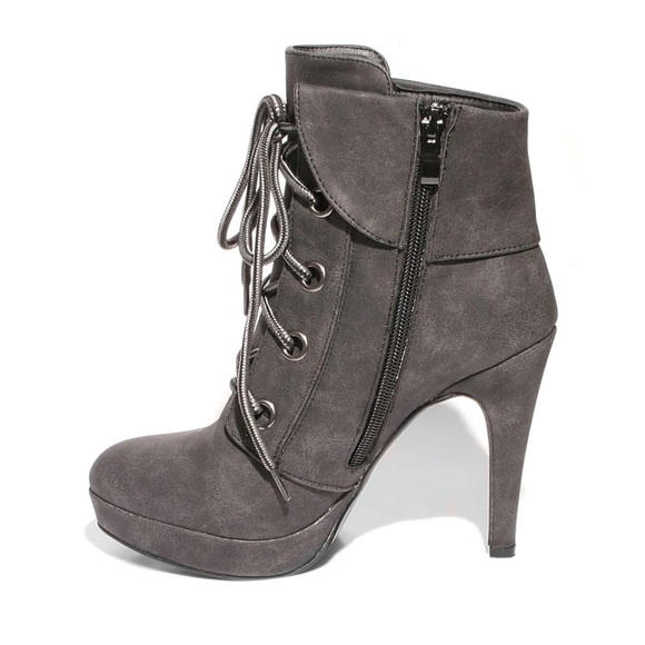 2 Lips Too Women’s Lace Up Booties Size 11 Grey Faux Suede Lucy Short Rise - Picture 3 of 15